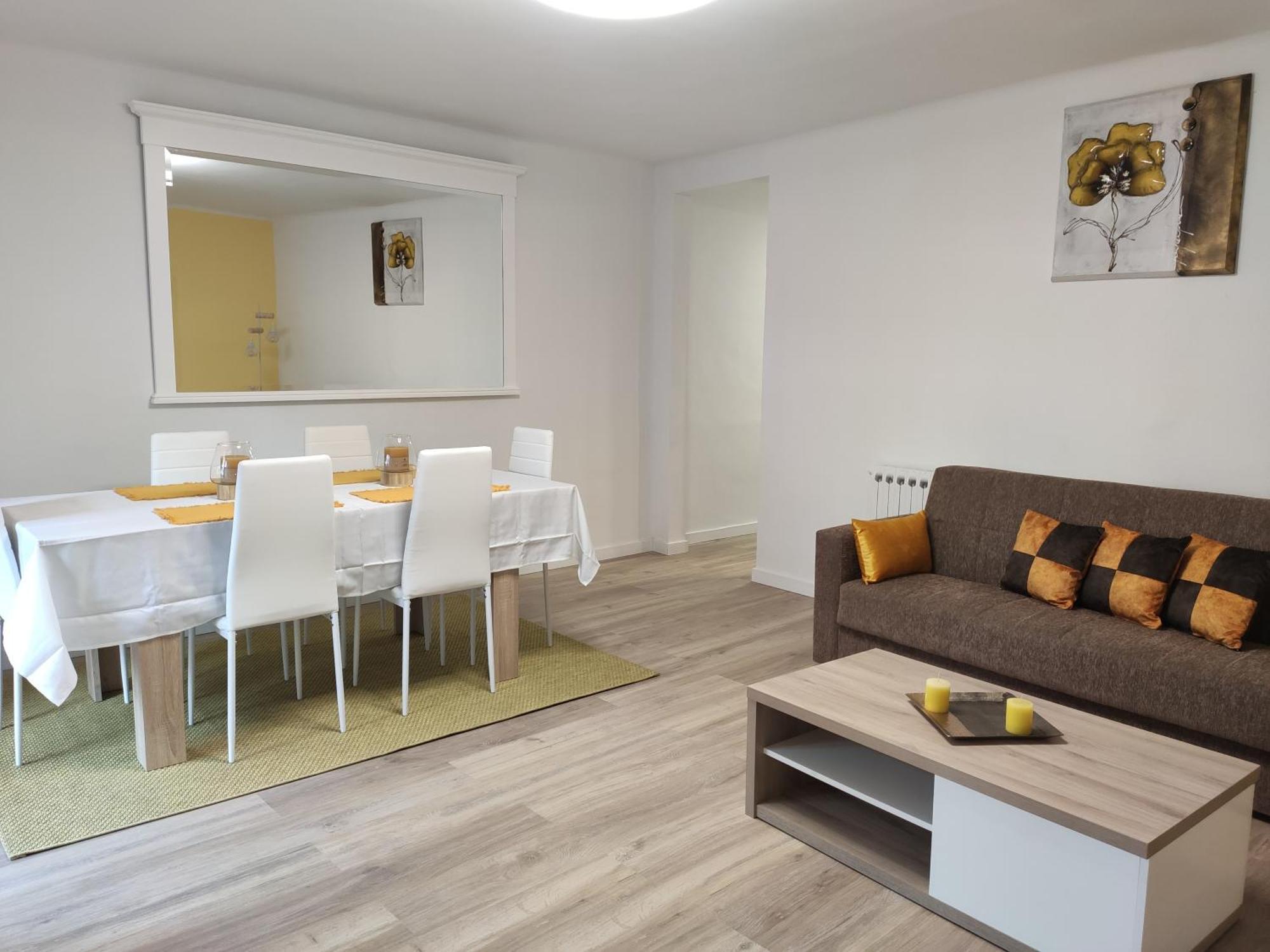 Apartamento Confort II La Seu d'Urgell Kültér fotó